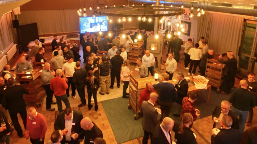 Gute Stimmung unter den Mitarbeitern der Jorns AG, Agenturen und Lieferanten in Restaurant przi, Langenthal