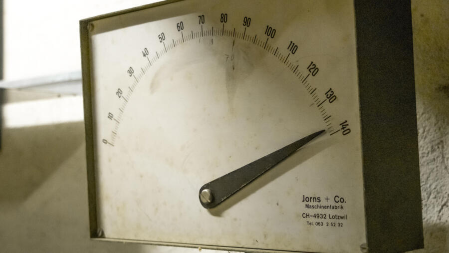 Biegemaschine Typ 69-M-6/1: die Winkelanzeige