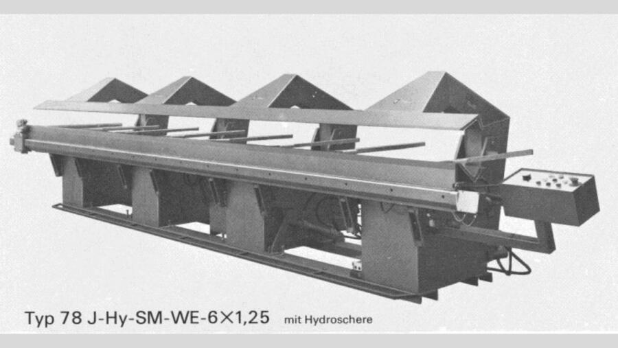 Der neue Standard 1975: Abkantmaschine Typ 78 steht auf dem deutlich sichtbaren Grundrahmen | © Jorns AG